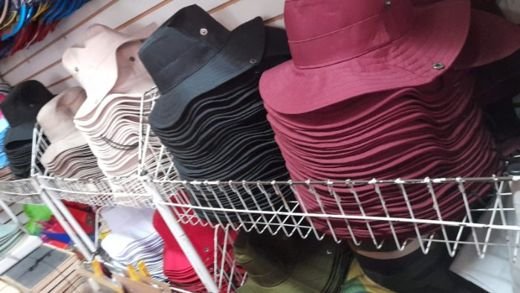 Gorra tipo cazadora